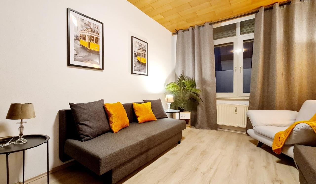 Elena Flat Sonnenblumen Duisburg Zentrum Exterior foto